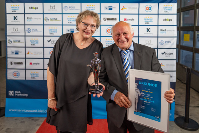 Das Autohaus Klenk mit dem Service-Award in der Kategorie Einzelhandel